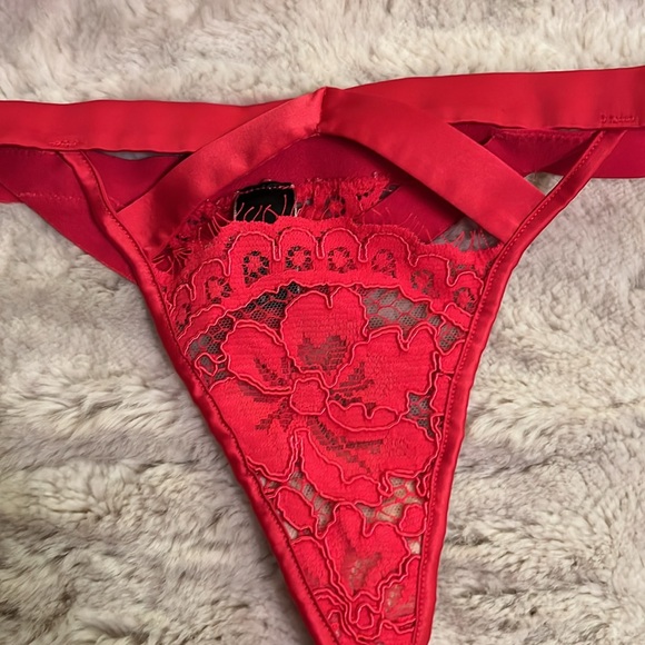 Victoria’s Secret Very Sexy rare SET push up bra v-string thong 32b S - Picture 8 of 9